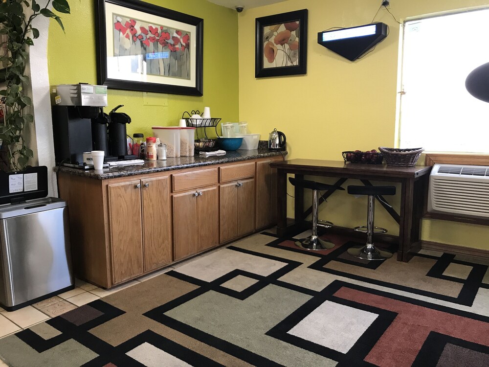 99 Palms Inn & Suites - photo 30