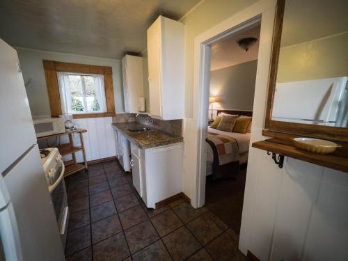 Agate Beach Motel - photo 25