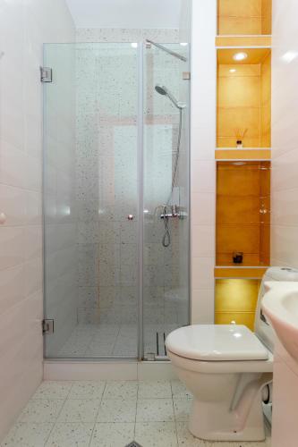Holiday Rooms 8