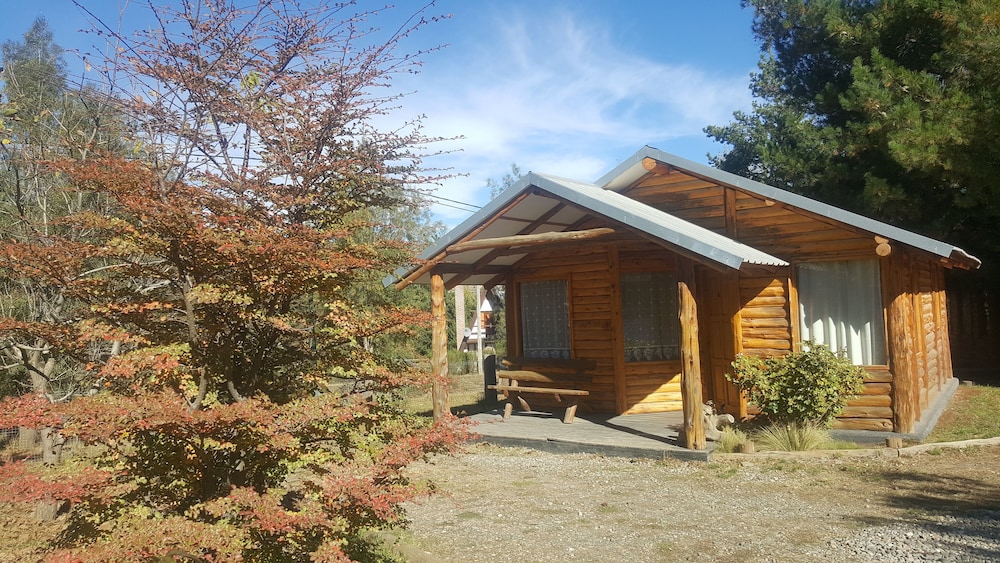 Cabanas La Cautiva - carbon neutral hotel in Esquel