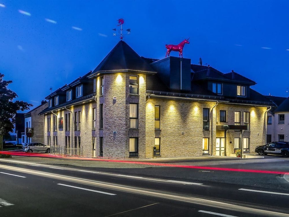 Hotel Rotes Einhorn — Dueren