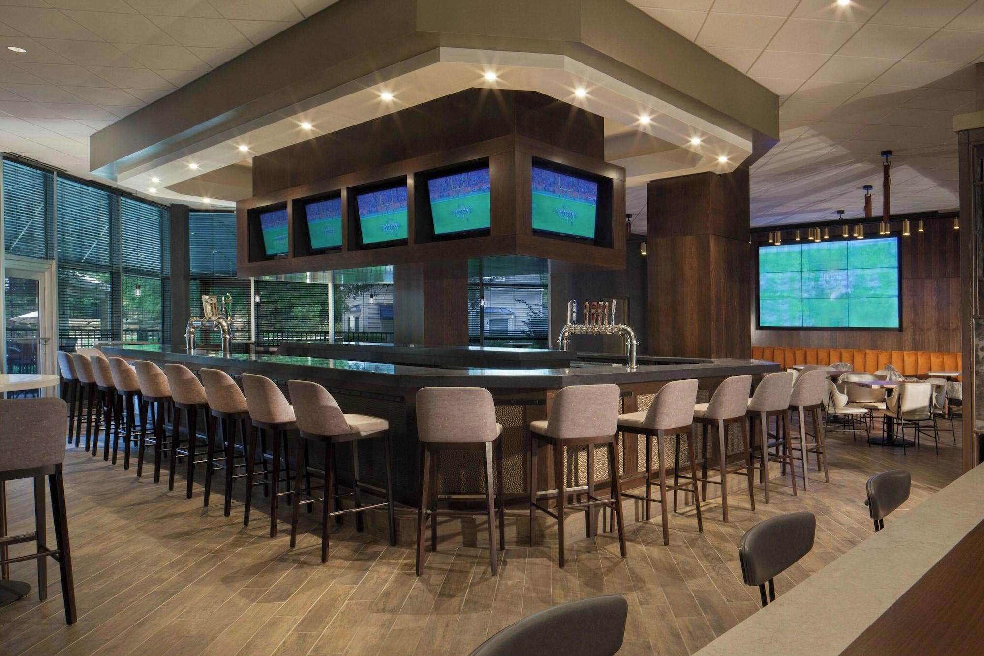 Sheraton Arlington Hotel - photo 22