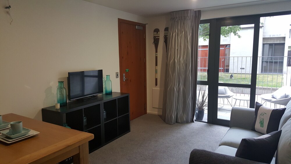 Snug In the City Apartment — 4-Star Luxury Hotel in Christchurch, New Zealand
