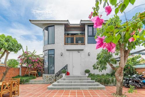 Ruhigen Legend Villa Vesta Collections — 4-Star Luxury Hotel in Phan Rang-Thap Cham, Vietnam