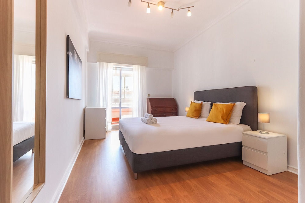 Oeiras Balcony By Homing — Oeiras