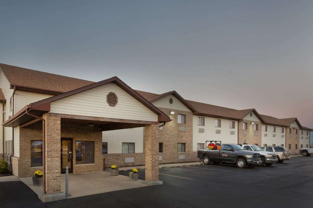 Super 8 by Wyndham Rochelle in Rochelle, United States