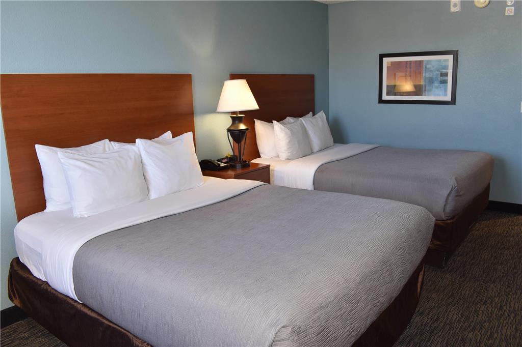 Quality Inn and Suites Garden of the Gods - photo 9