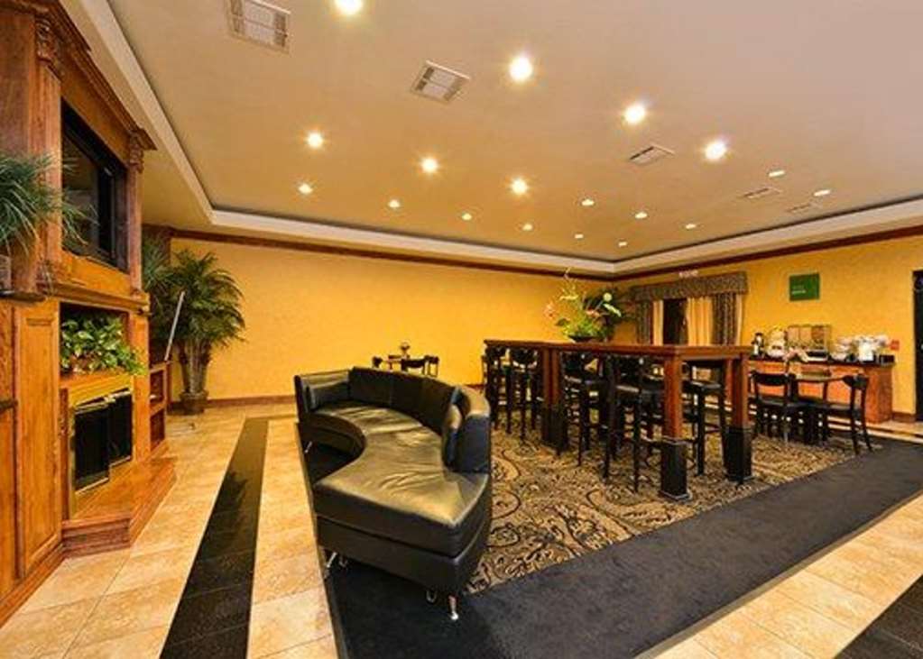 Comfort Suites Bay City East - photo 18