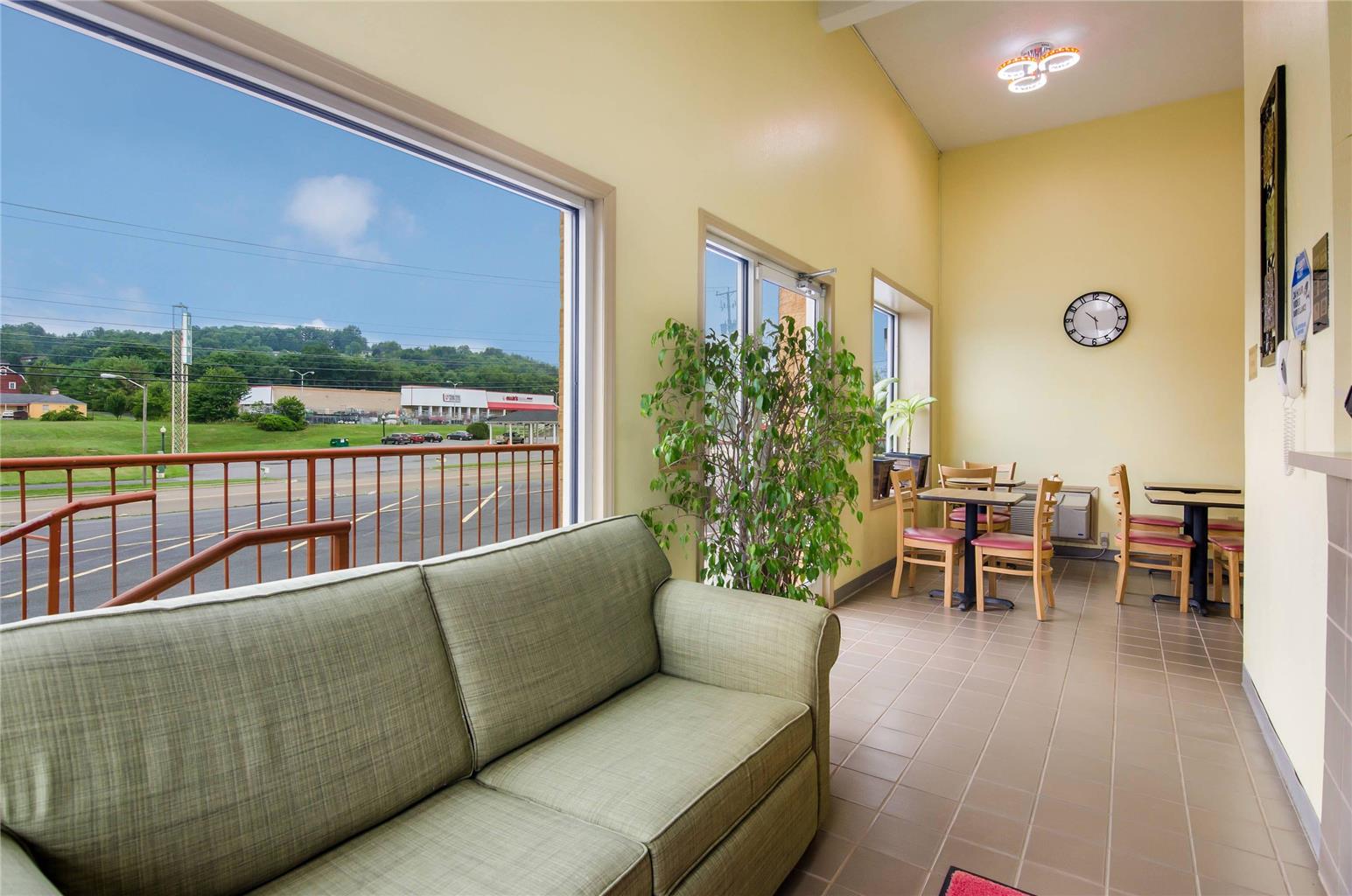 Econo Lodge Marion I 81 - photo 9