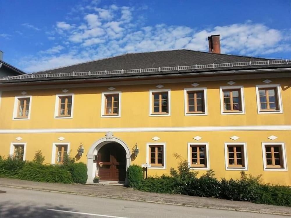 Pension Dimitrova — 4-Star Luxury Hotel in Ulrichsberg, Austria