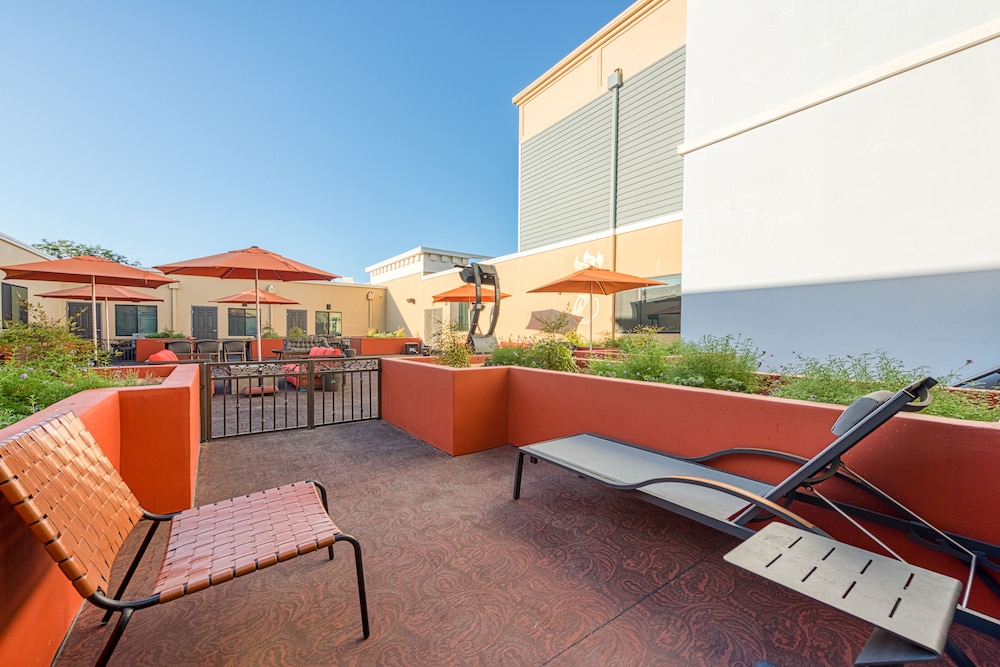 Hotel Lexen Newhall - photo 31