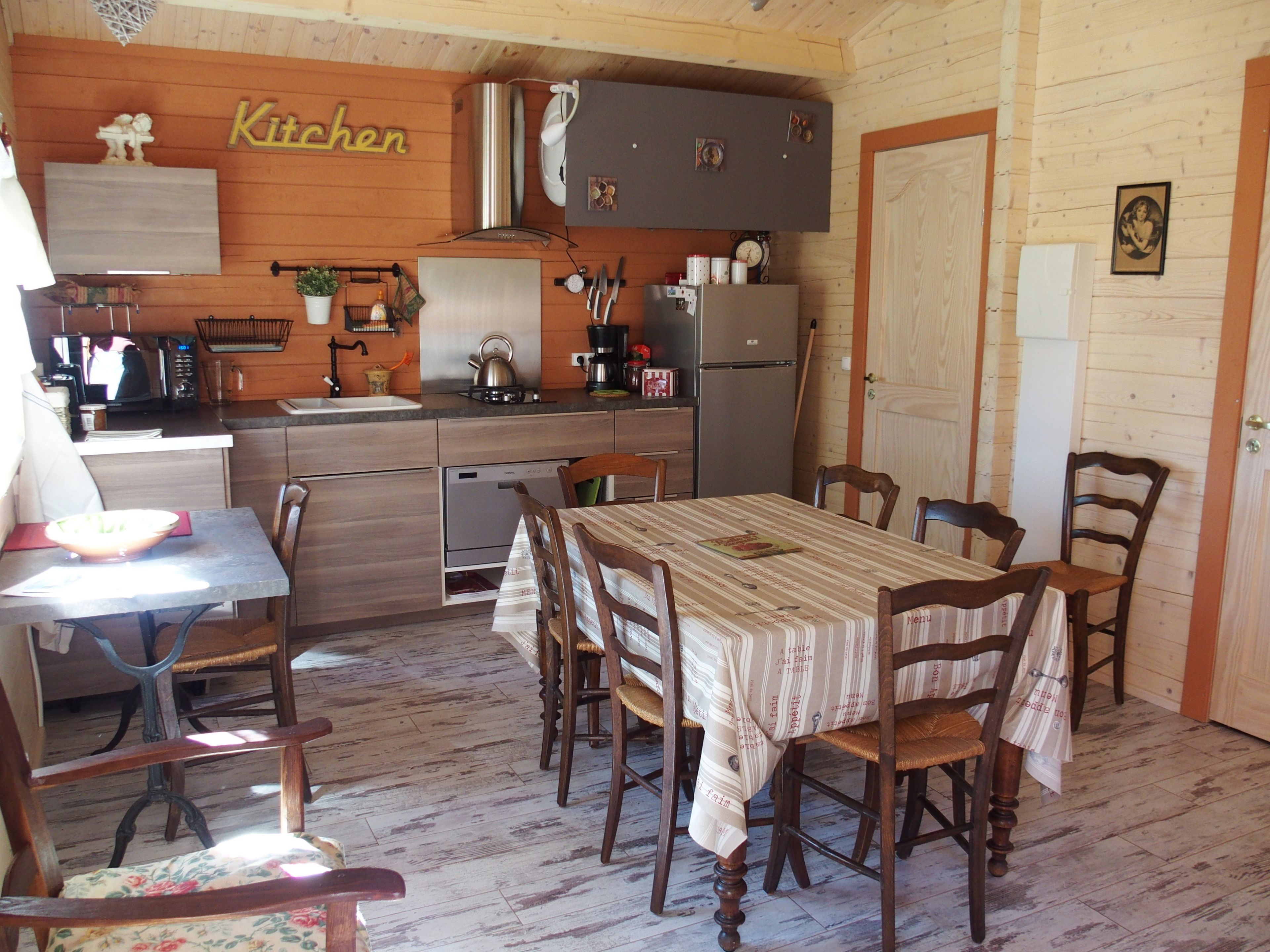 Chalets du Bois de Vache - last minute hotel in Avignon