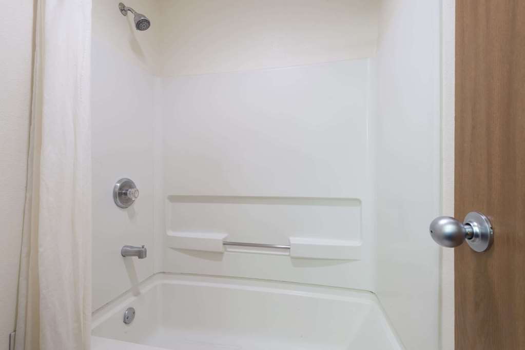 Super 8 by Wyndham Bernalillo - photo 10