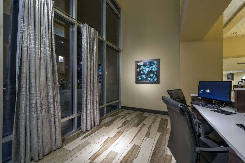 Holiday Inn Express & Suites Colorado Springs Central by IHG - photo 50
