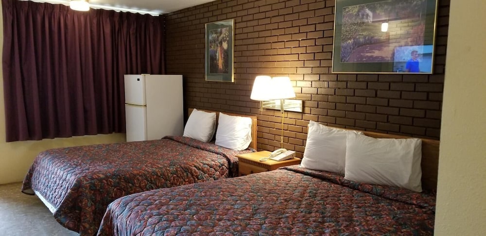Americas Premier Inn - photo 8