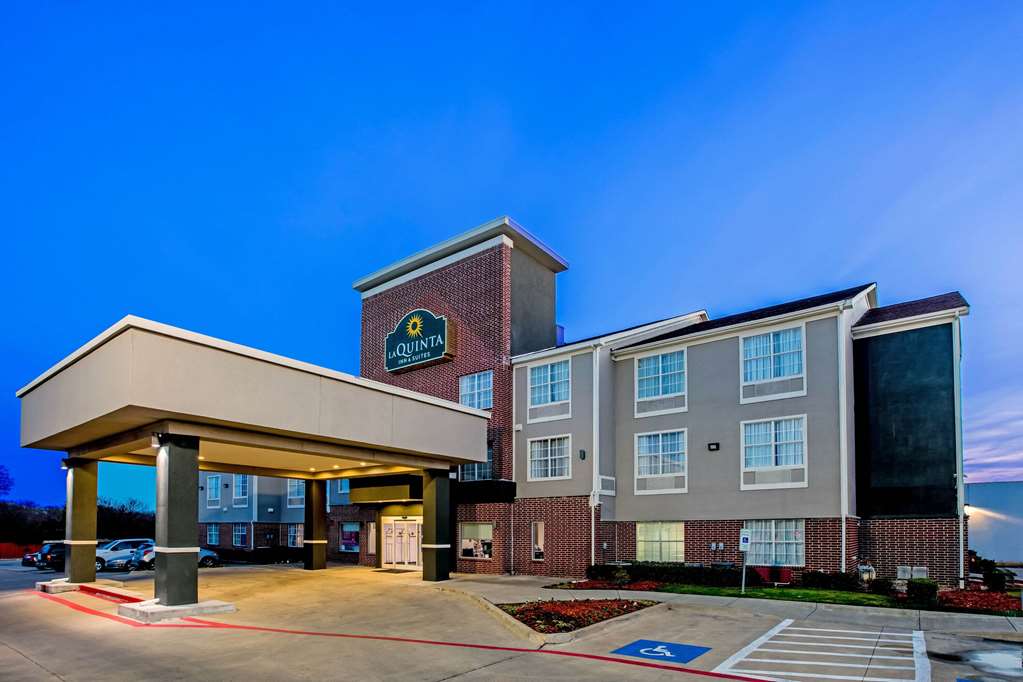 La Quinta Inn & Suites by Wyndham Dallas Mesquite - photo 5