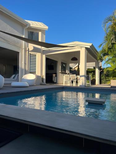 Villa Happy Le Gosier — 4-Star Luxury Hotel in Le Gosier, Guadeloupe