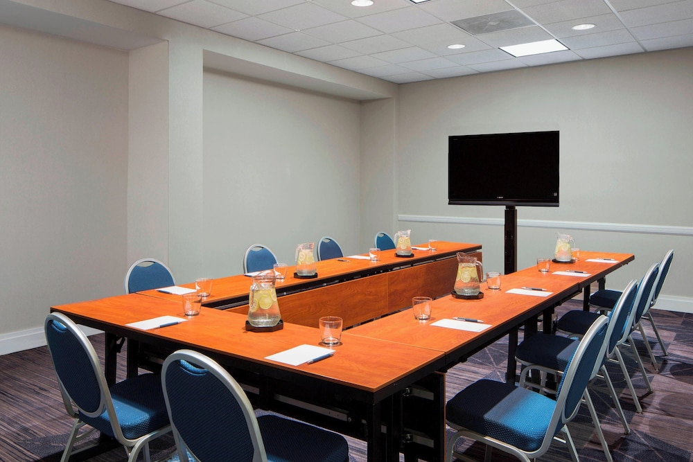 Sheraton Norfolk Waterside Hotel - photo 43