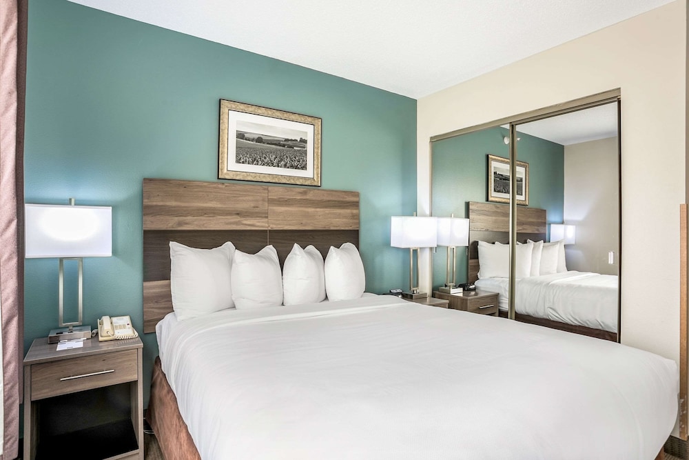 MainStay Suites Cedar Rapids North Marion - photo 27