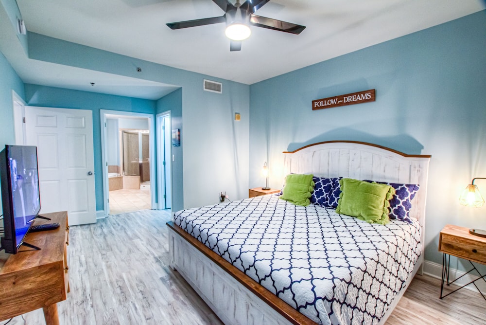 Laketown Wharf Resort by Aneliya's Rentals - photo 234