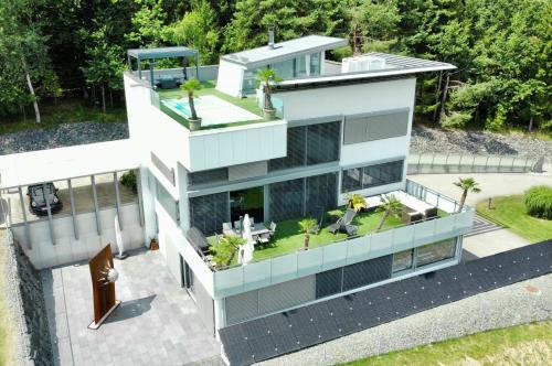 Villa Ossiacher Tauern — 4-Star Luxury Hotel in Feldkirchen In Kaernten, Austria