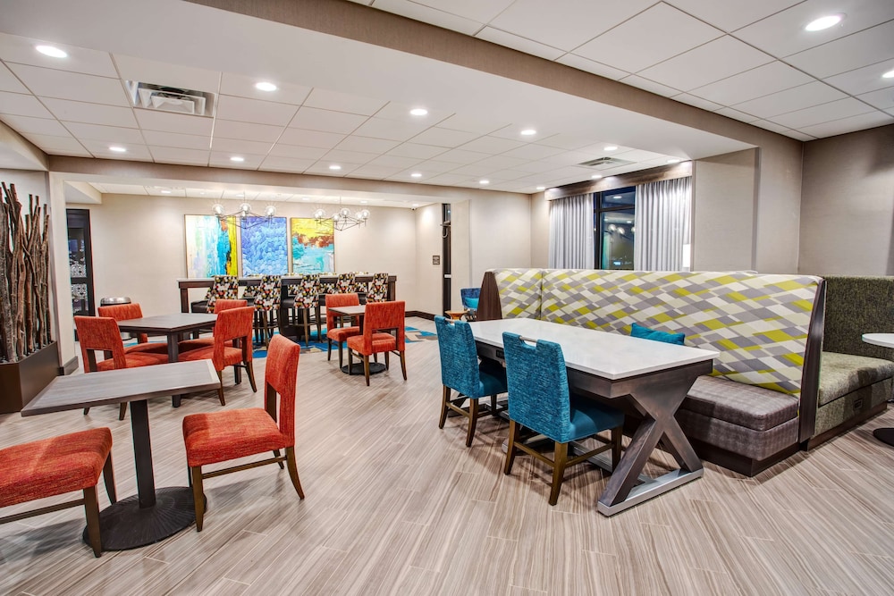 Hampton Inn Union City - photo 3