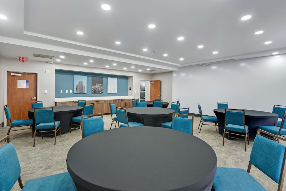 Hampton Inn Houston Pearland - photo 51