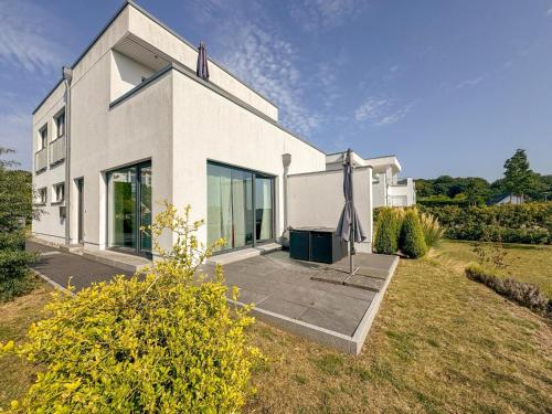 Apartment Sonnenperle Villa Blanca — 4-Star Luxury Hotel in Ostseebad Binz, Germany