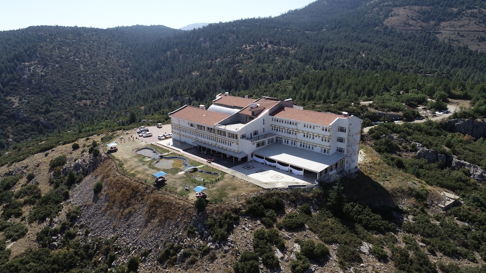 Mavi Sedir Saglik Oteli — Sarkikaraagac