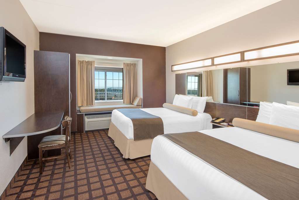 Microtel Inn & Suites by Wyndham Quincy Downtown River Area - photo 4