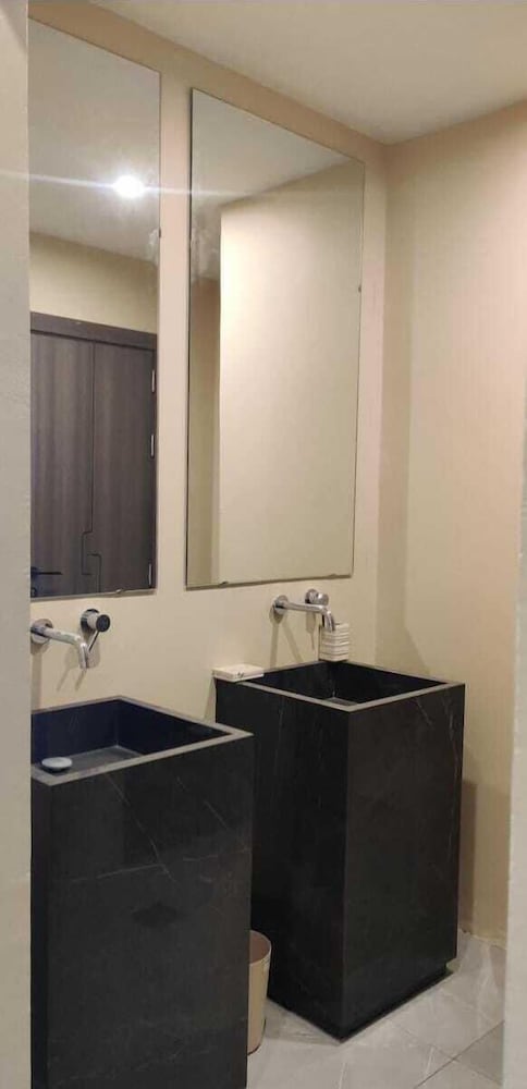 Lazöy Hotel — Unknown City — photo 2