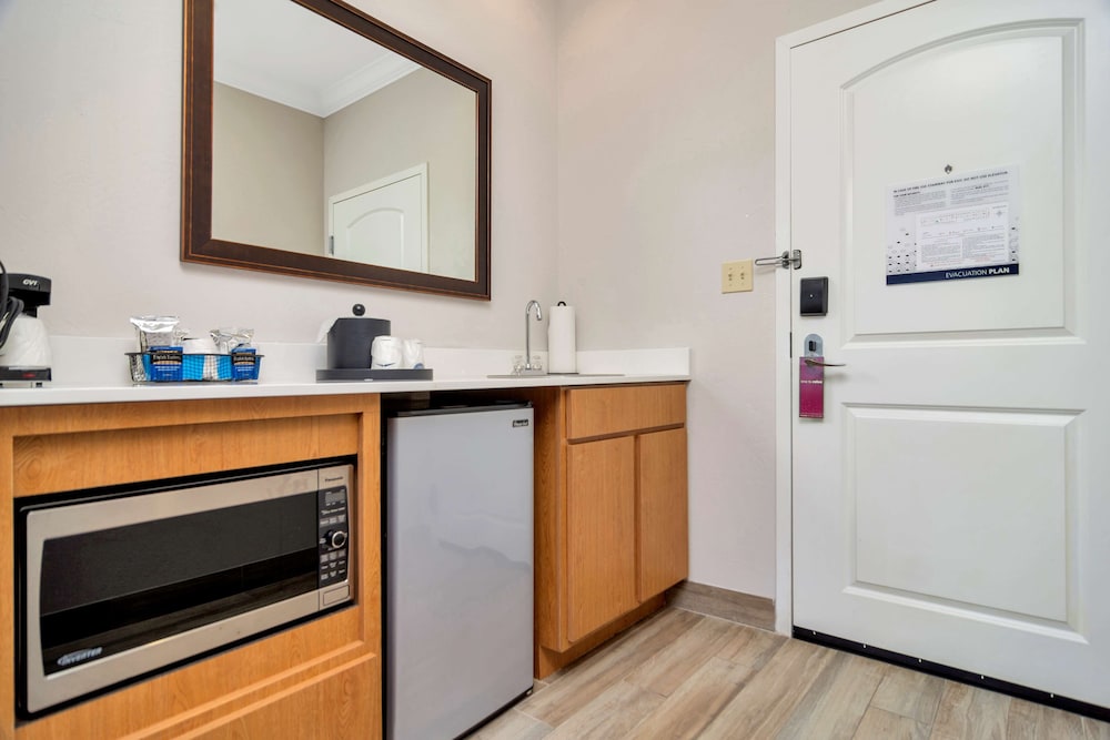 Hampton Inn & Suites Fort Worth Fossil Creek - photo 32