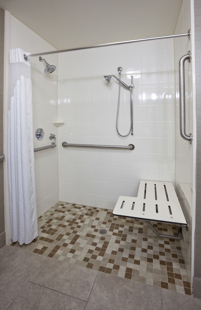 Holiday Inn Express & Suites Bloomington MPLS Arpt Area W by IHG - photo 21