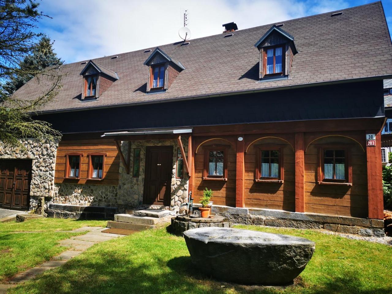 Chaloupka Kralovstvi — hotel in Sluknov