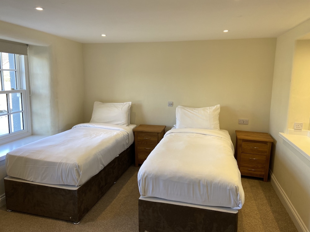 The Greyhound Hotel — Shap — photo 5