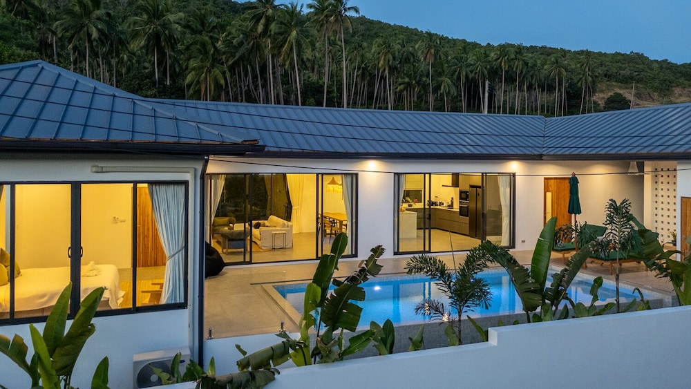 Modern 3 Bedroom Villa KBR16 — 4-Star Luxury Hotel in Koh Samui, Thailand