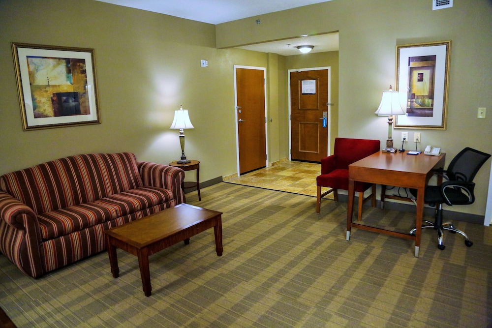 Hampton Inn & Suites McComb - photo 12