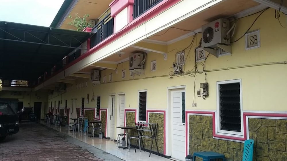 Griya Dua Putra Jaya II - carbon neutral hotel in Bojonegoro