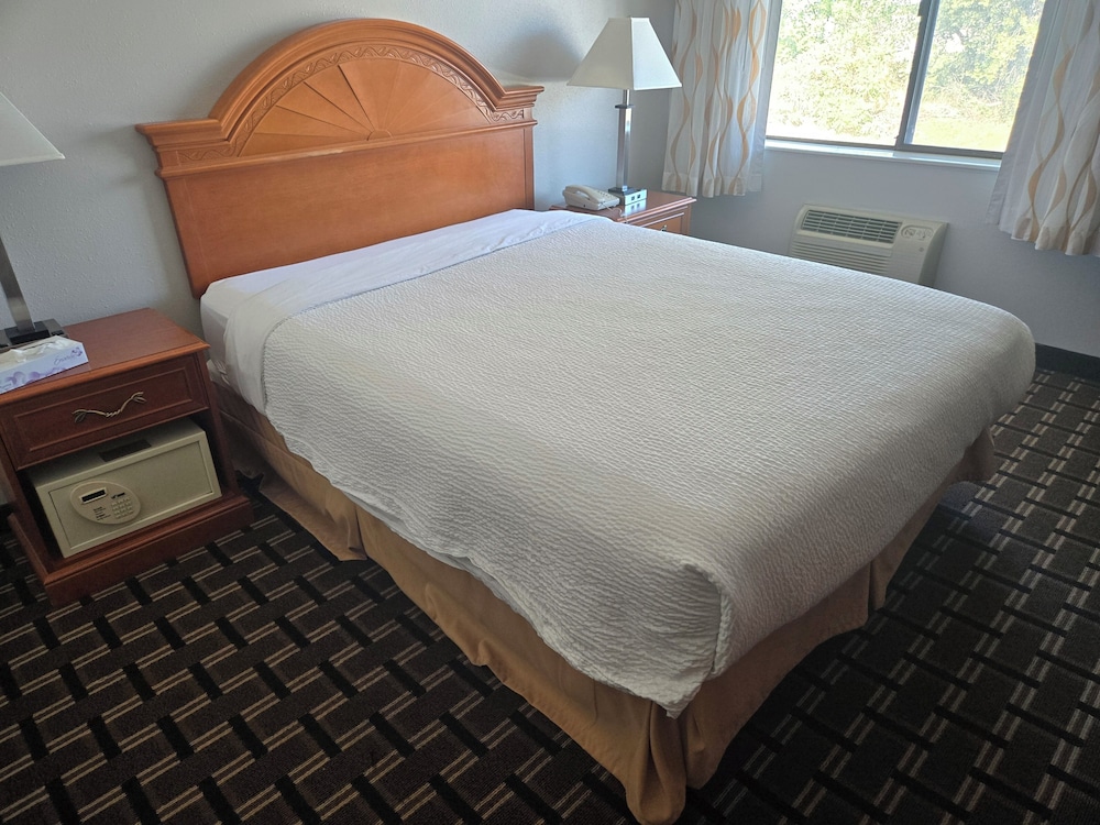 Days Inn by Wyndham Portage Cascade Mountain area - photo 32