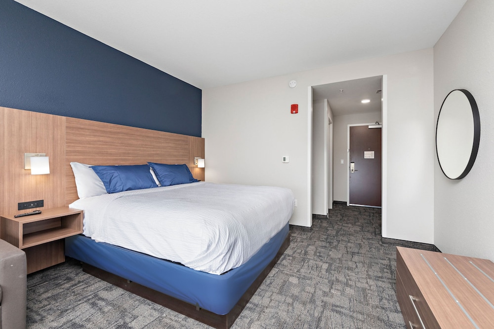 Holiday Inn Exp Parkville - photo 14