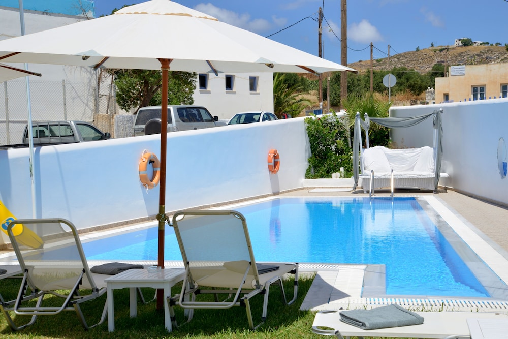 Moschoula studios - carbon neutral hotel in Milos