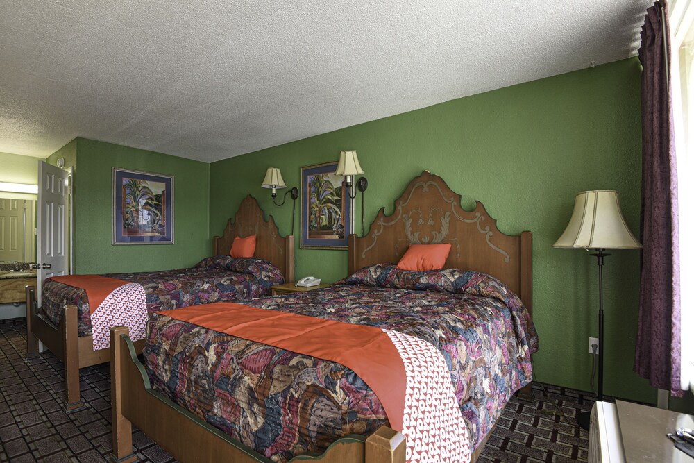 Hotel Valdosta GA I 75 & St Augustine Rd - photo 10