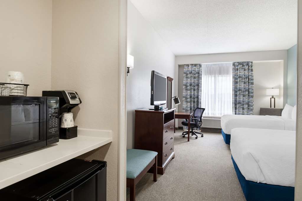Best Western Plus Crossroads Inn & Suites - photo 16