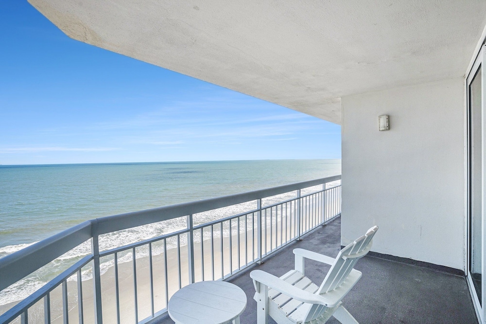 1001 Waters Edge Resort 3 Bedroom Condo by RedAwning - photo 30