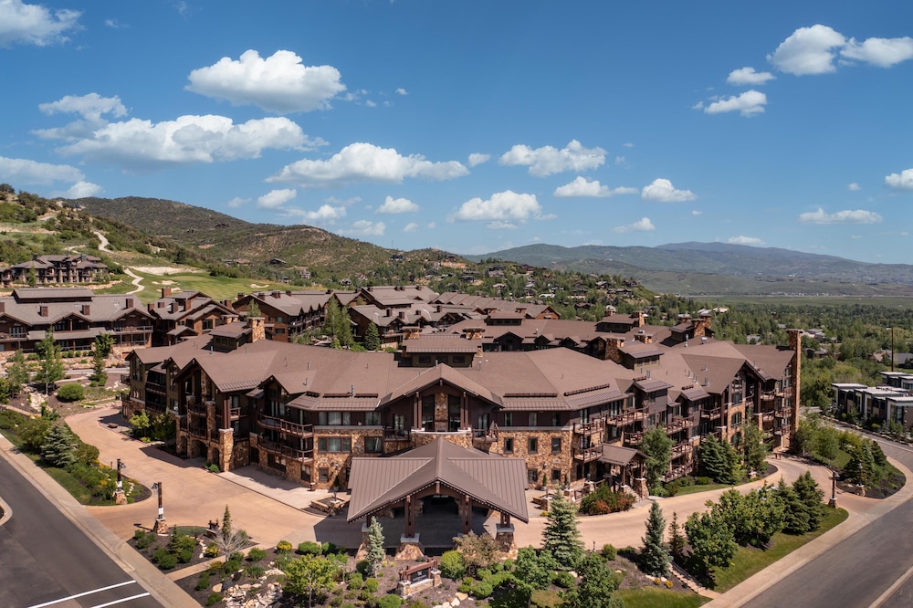 Waldorf Astoria Park City — 5-Star Luxury Hotel in Bridgeport, United States
