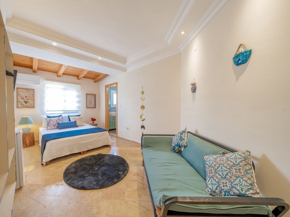 Lacitrus Villa Hotel — Kas — photo 4