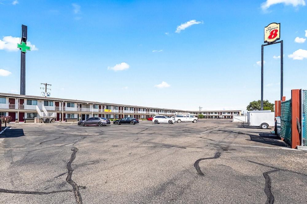 Super 8 by Wyndham Ontario - photo 22