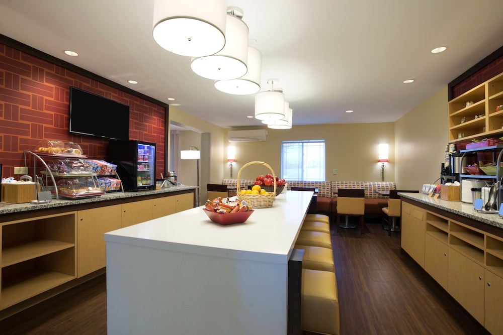 Mainstay Suites Hartford Meriden - photo 36
