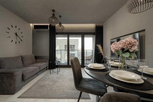 Stylish Apartment with Parking Wrocław by Noclegi Renters — 4-Star Luxury Hotel in Wroclaw, Poland