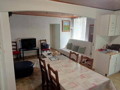 Le calme à la campagne à deux pas de Langeac — hotel in Langeac
